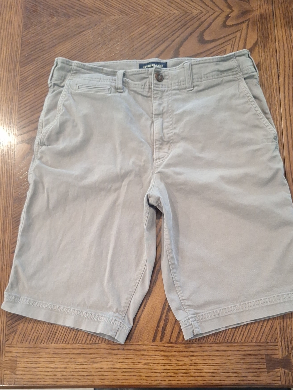 American Eagle Outfitters Men’s Light Gray Flat Front Chino Shorts- W32